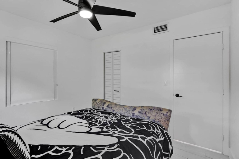 Room 5, Hibiscus House in Fort Lauderdale, Broward