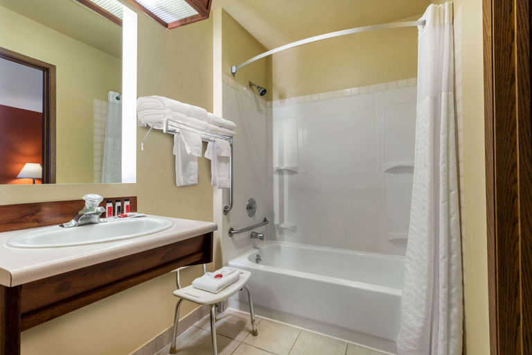 Bathroom 4, Howard Johnson by Wyndham Leavenworth, Chelan