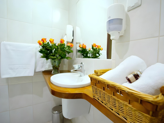 Bathroom 4, Jess Krolewski Gdansk Old Town, Gdańsk City