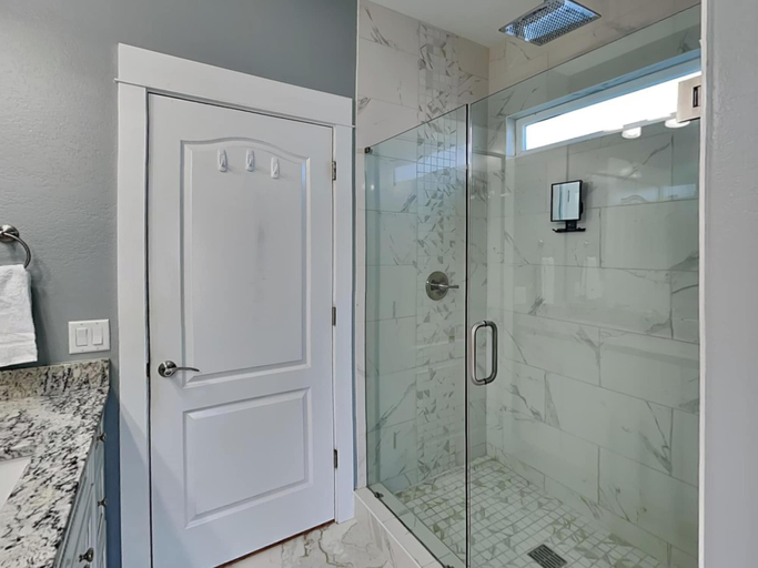 Bathroom 4, Beach House by Resort Collection, Bay