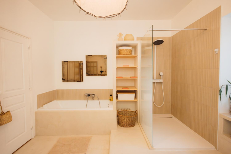 Bathroom 2, Maison Florence Ivakno, Bouches-du-Rhône