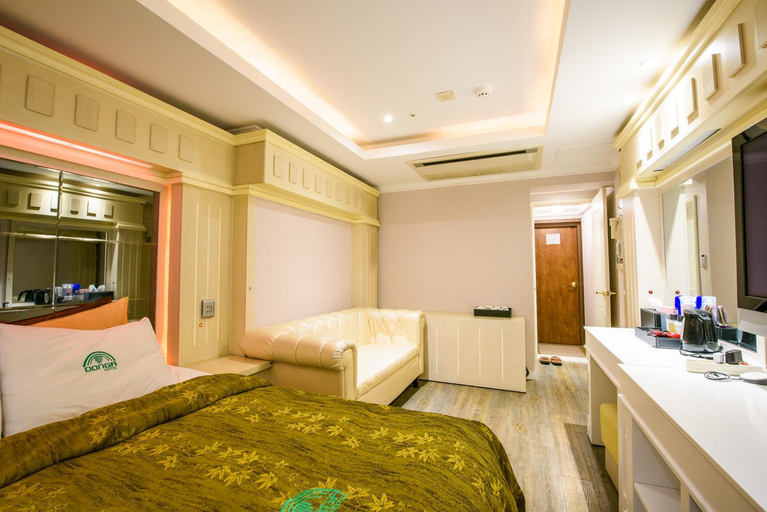 Bedroom 3, Gangneung Donga Hotel, Gangneung