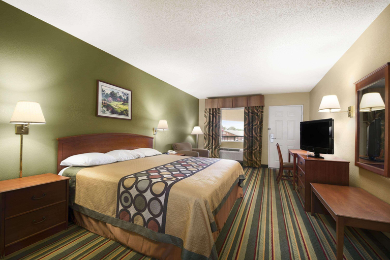 Bedroom 3, Super 8 By Wyndham Meridian, Lauderdale