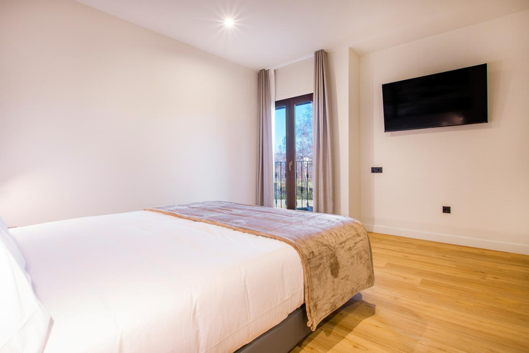 Bedroom 3, Hotel Llivia, Girona