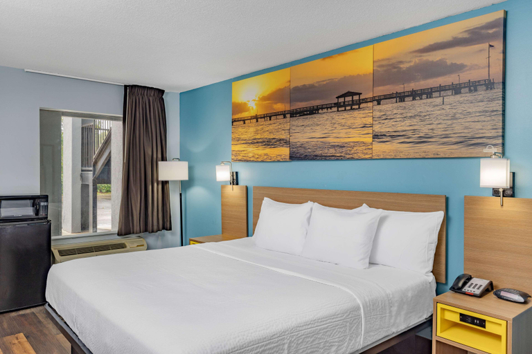 Bedroom 3, Days Inn by Wyndham Pensacola West, Escambia