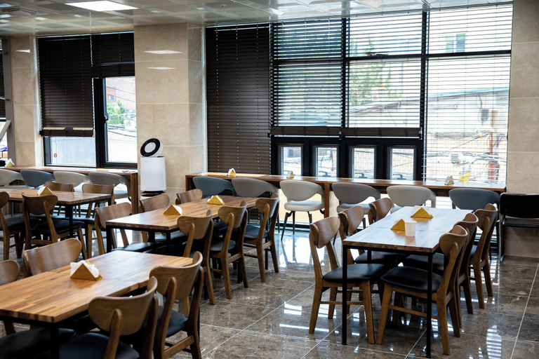 Food & Drinks 2, Hotel fox arthall, Buk