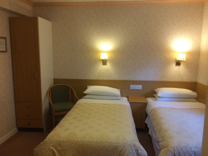 Bedroom 5, MacDougall Clansman Hotel, Highland