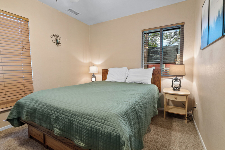 Bedroom 2, Happy on the Lake, San Bernardino