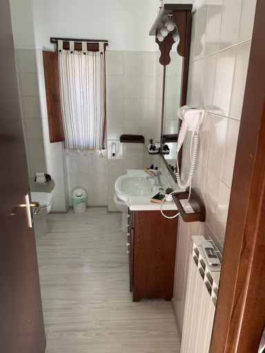 Bathroom 5, B&B Fiume, L'Aquila