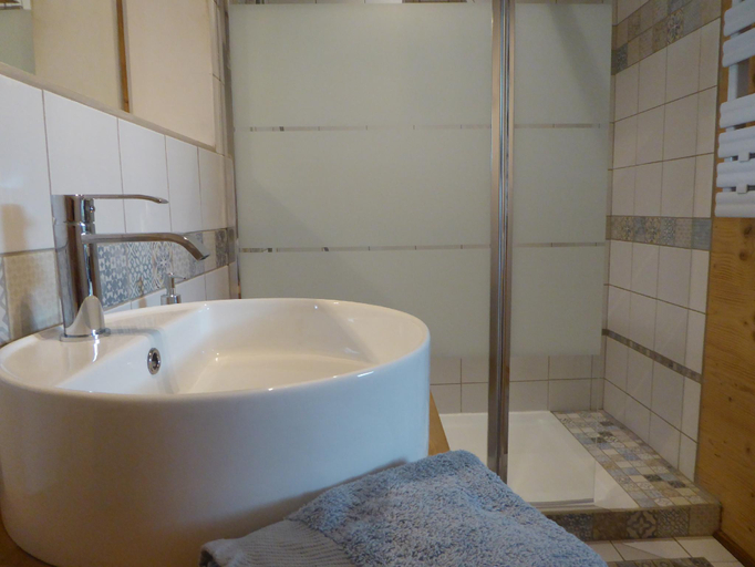 Bathroom 5, Ferme De La Grande Moucherolle, Isère