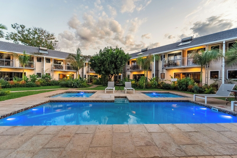 Sport & Beauty 5, Victoria Falls Oasis Hotel, Hwange