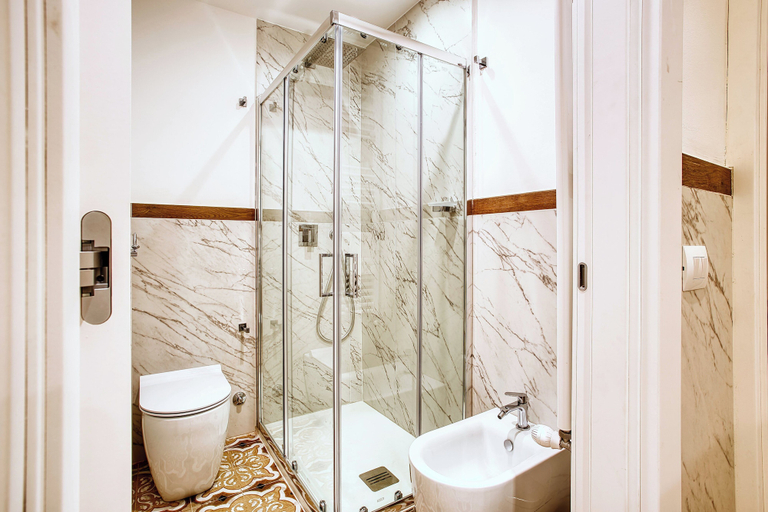 Bathroom 3, Old Milan Navigli Family Apartments, Milano