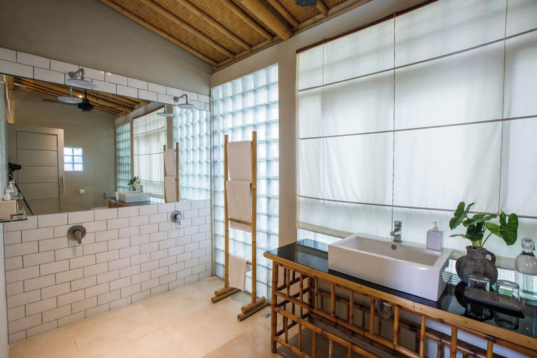 Bathroom 4