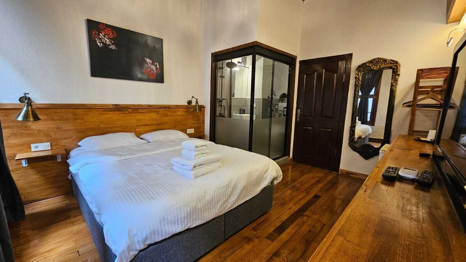 Bedroom 3, Mahzen Otel, Kadıköy