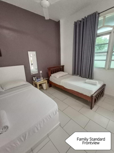 Bedroom 3, Aqil Beach Inn, Marang