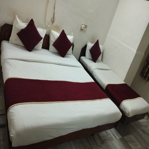 Others 4, Rahul Hospitality, Mumbai Suburban
