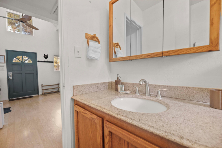 Bathroom 3, Moonridge Haus, San Bernardino