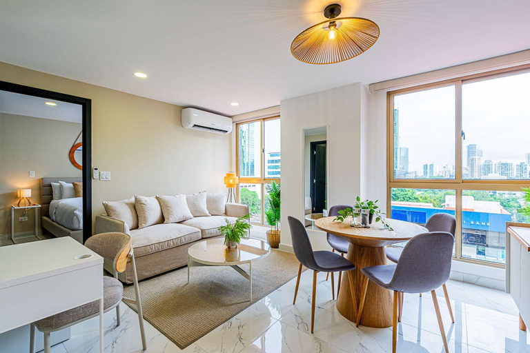 Room 2, w Central 1BR in Vibrant Obarrio, Panamá