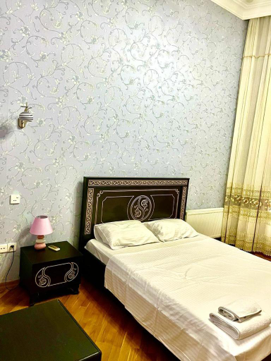 Bedroom 3, Life is amazing, Baku
