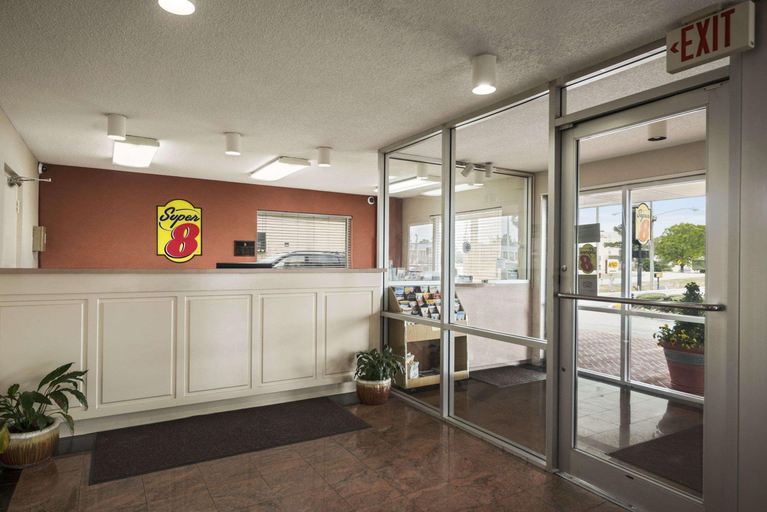Public Area 2, Super 8 By Wyndham Meridian, Lauderdale