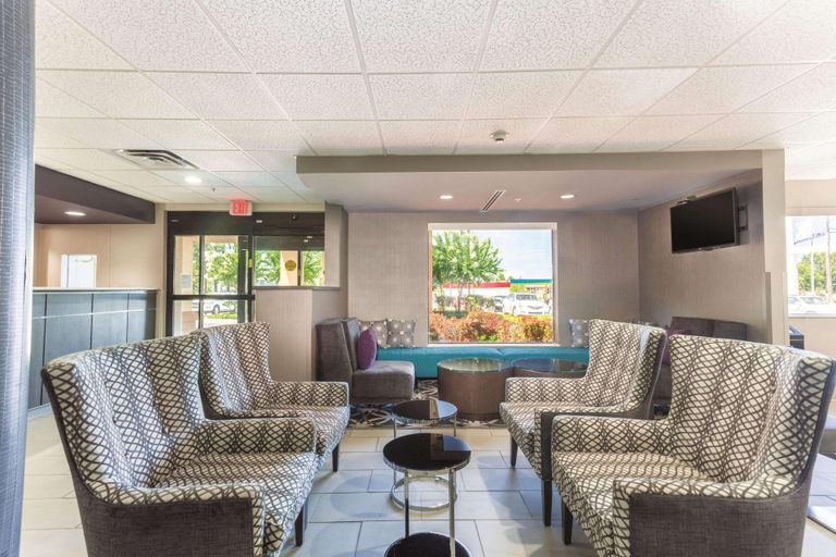 Public Area 2, La Quinta Inn and Suites Jackson Airport, Rankin