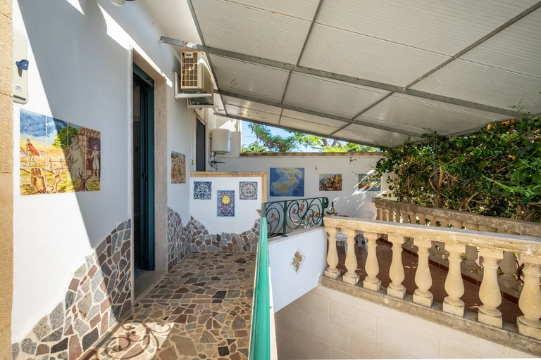 2, Tritone Apartment in Luxury Villa with Shared Pool, Lecce