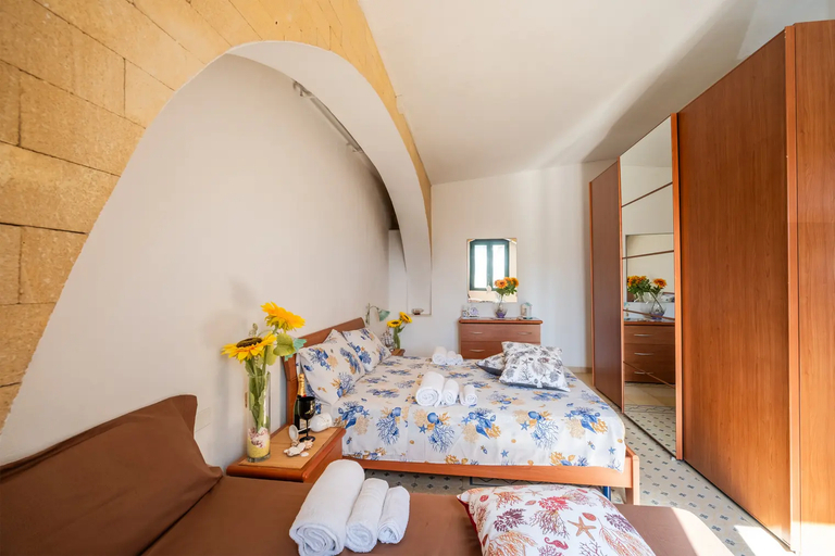 Bedroom 5, Tritone Apartment in Luxury Villa with Shared Pool, Lecce
