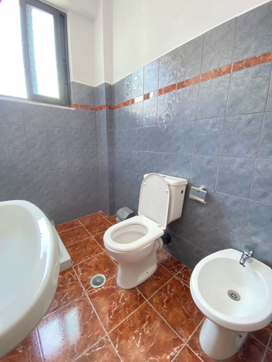 Bathroom 4, Blue Waves Hotel & Suites, Sarandës