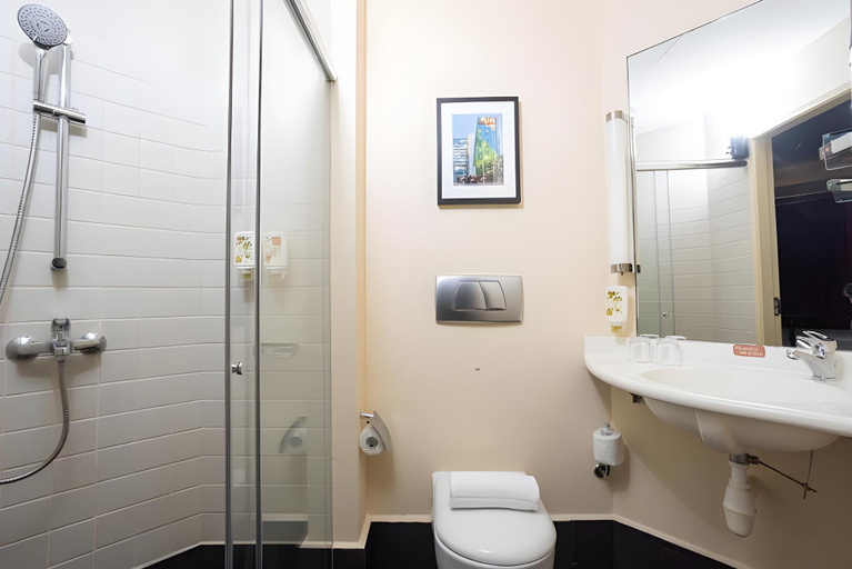 Bathroom 25