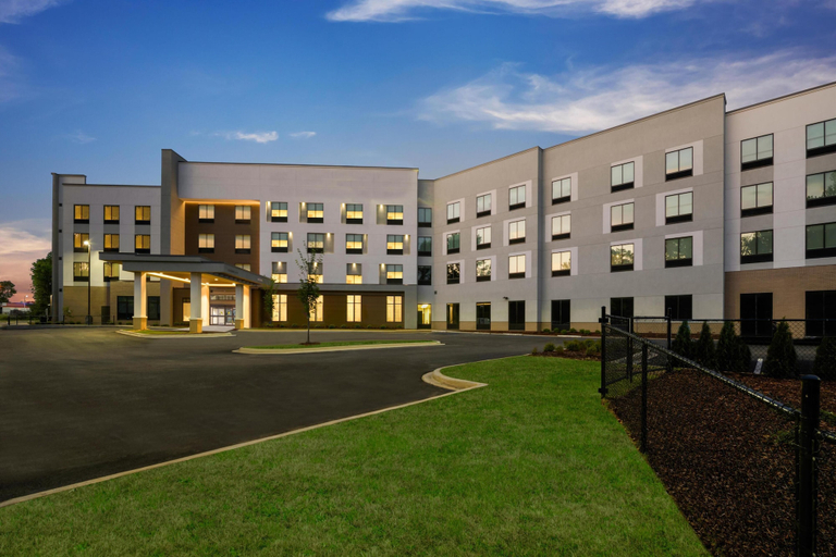 Exterior & Views