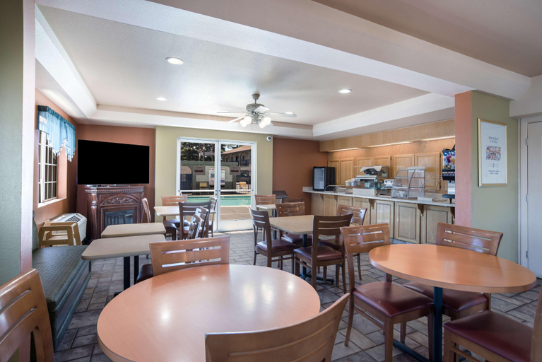 Food & Drinks 5, SureStay Hotel by Best Western Ukiah, Mendocino