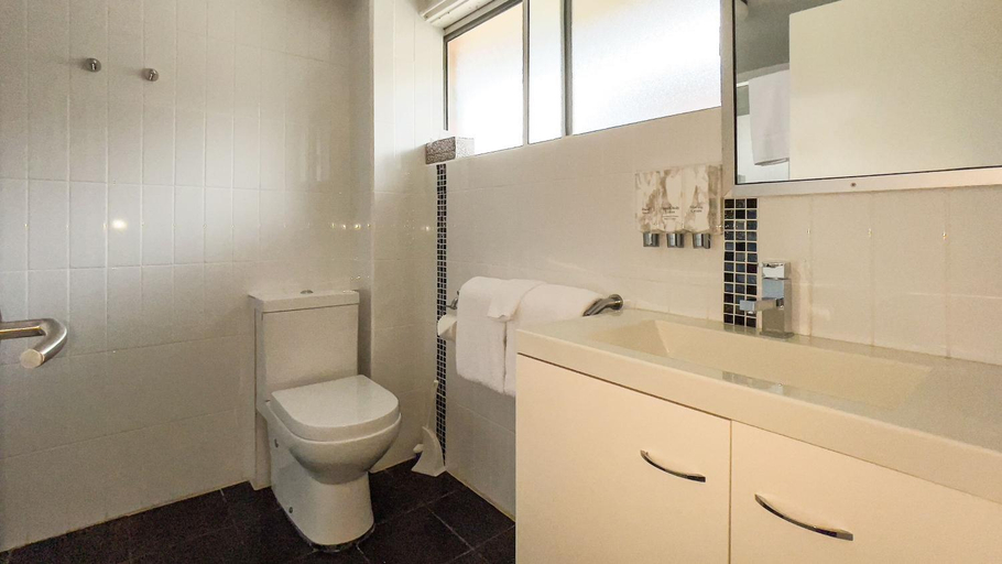 Bathroom 4, Marco Polo Motor Inn, Greater Taree