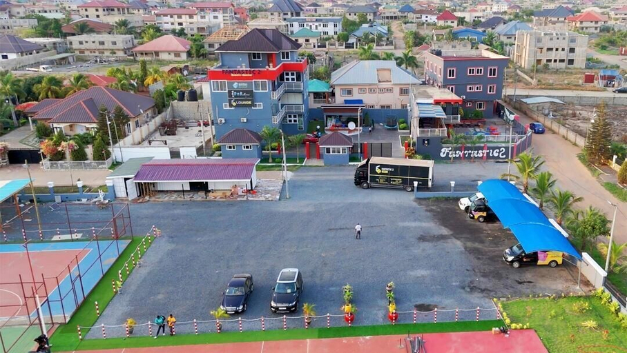 Others 5, Fantastic 2 Hotel, Tema