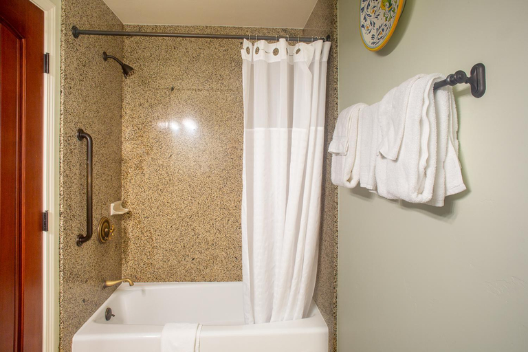 Bathroom 3, Castillo Inn at the Beach, Santa Barbara