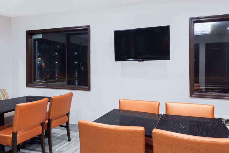 Public Area 2, Super 8 By Wyndham Locust Grove, Henry