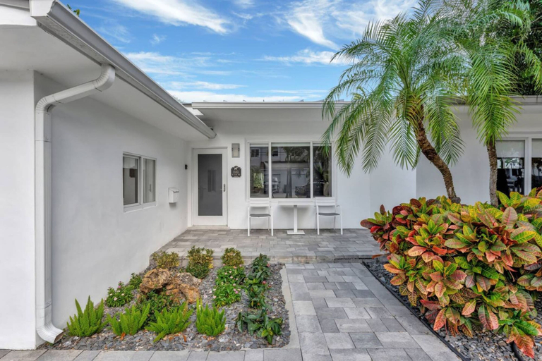 Room 2, Daddy House-victoria Park With Pool, Broward