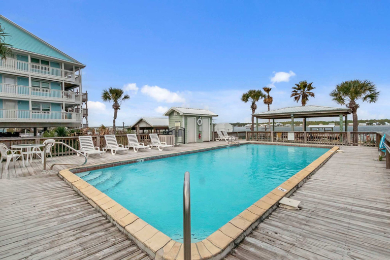 Room 2, Spacious 3BR 2BA Gulf Views Dock and Boat Launch, Baldwin