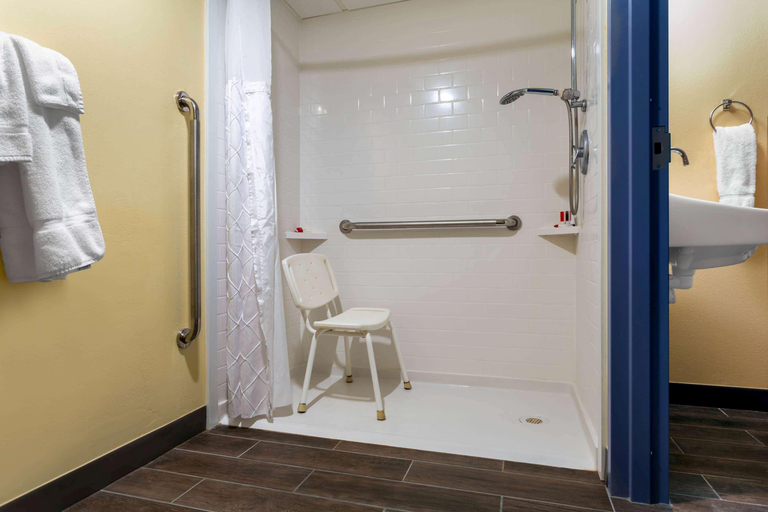 Bathroom 5, Days Inn by Wyndham Augusta, Kennebec