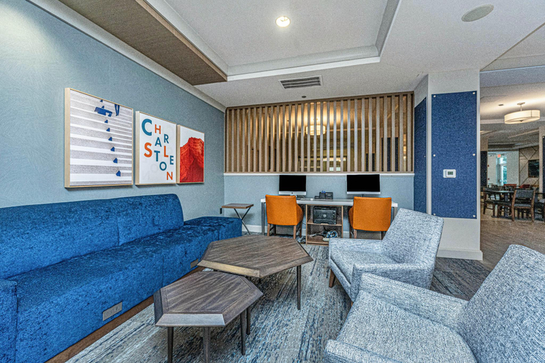 Public Area 2, Holiday Inn Express & Suites CHARLESTON ARPT-CONV CTR AREA by IHG, Charleston