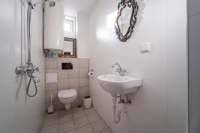 Bathroom 3, Beehive Hotel and CoWorking, Varna