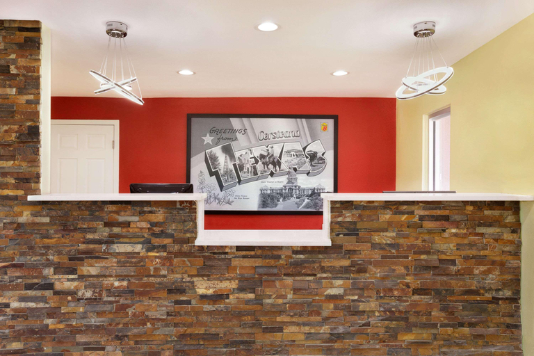 Public Area 2, Super 8 by Wyndham Corsicana, Navarro