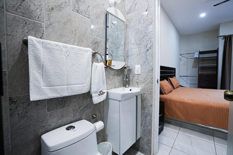 Bathroom 3, Hotel y Suites Los Encantos, Compostela