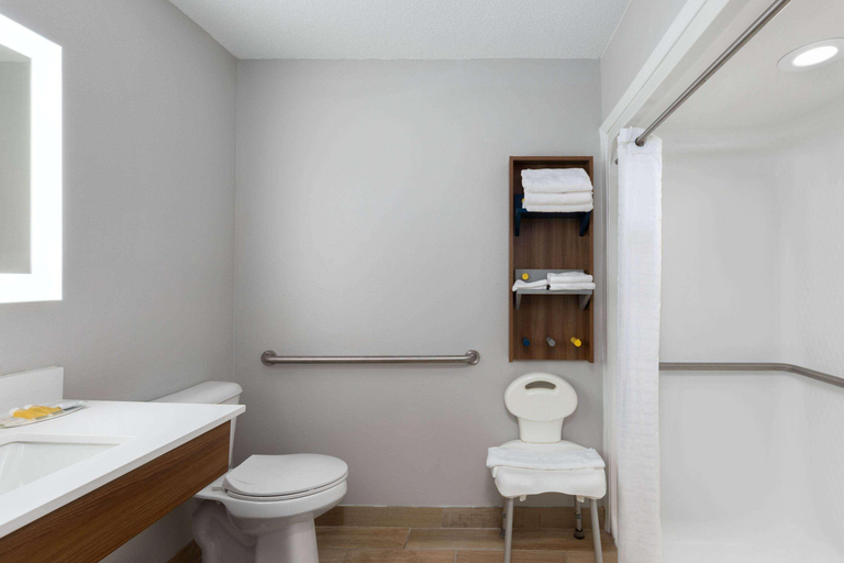 Bathroom 3, Microtel Inn by Wyndham Bowling Green, Warren