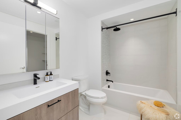 Bathroom 5, Luxury Apartments by Hyatus at Central Philly, Philadelphia