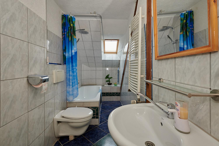Bathroom 2, Hüblers-Schlafquartier, Oder-Spree