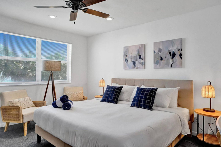 Room 3, Marine Villas 7 in Hollywood, Broward