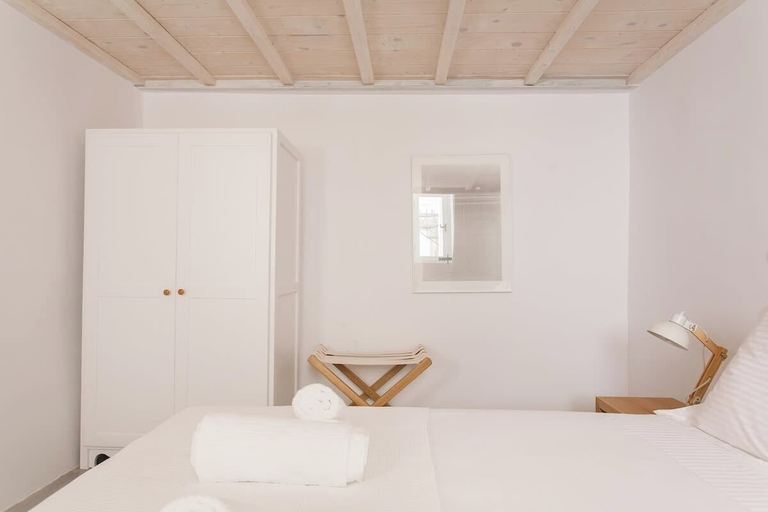 Room 5, Athens Residence - Cozy Gem Near Acropolis, Attica