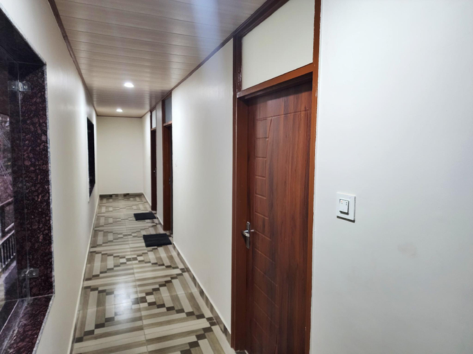 Public Area, The Halt @Narkanda Rooms & Rooftop Cafe, Shimla