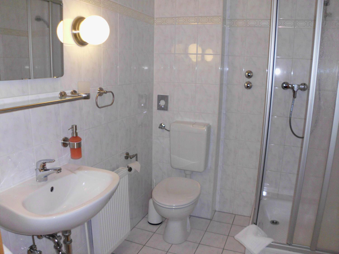 Bathroom, Parkhotel Schonewalde, Elbe-Elster