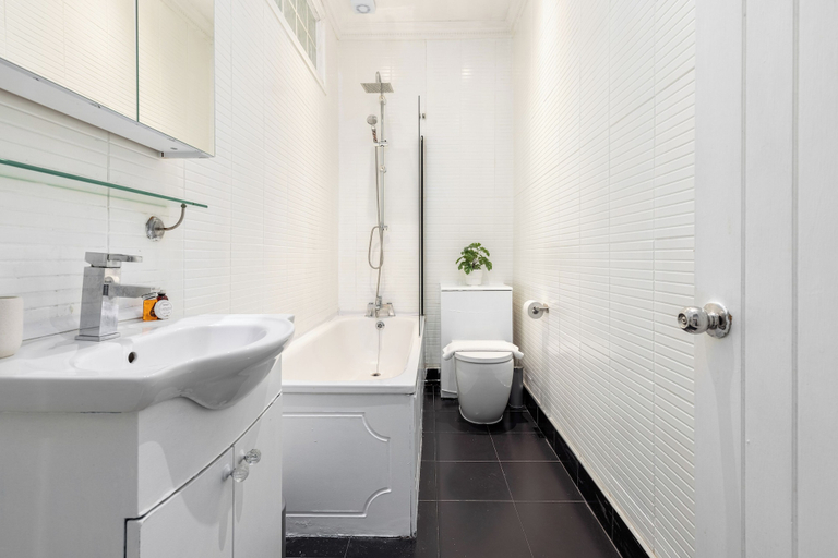 Bathroom, Beautiful 2 bed in Walthamstow, London